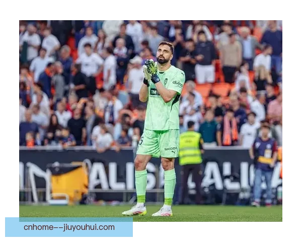 利物浦官宣签下瓦伦西亚门将马马达什维利并租借回队一年